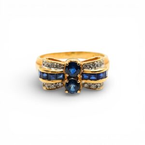 Pierścionek kokarda z szafirami i diamentami